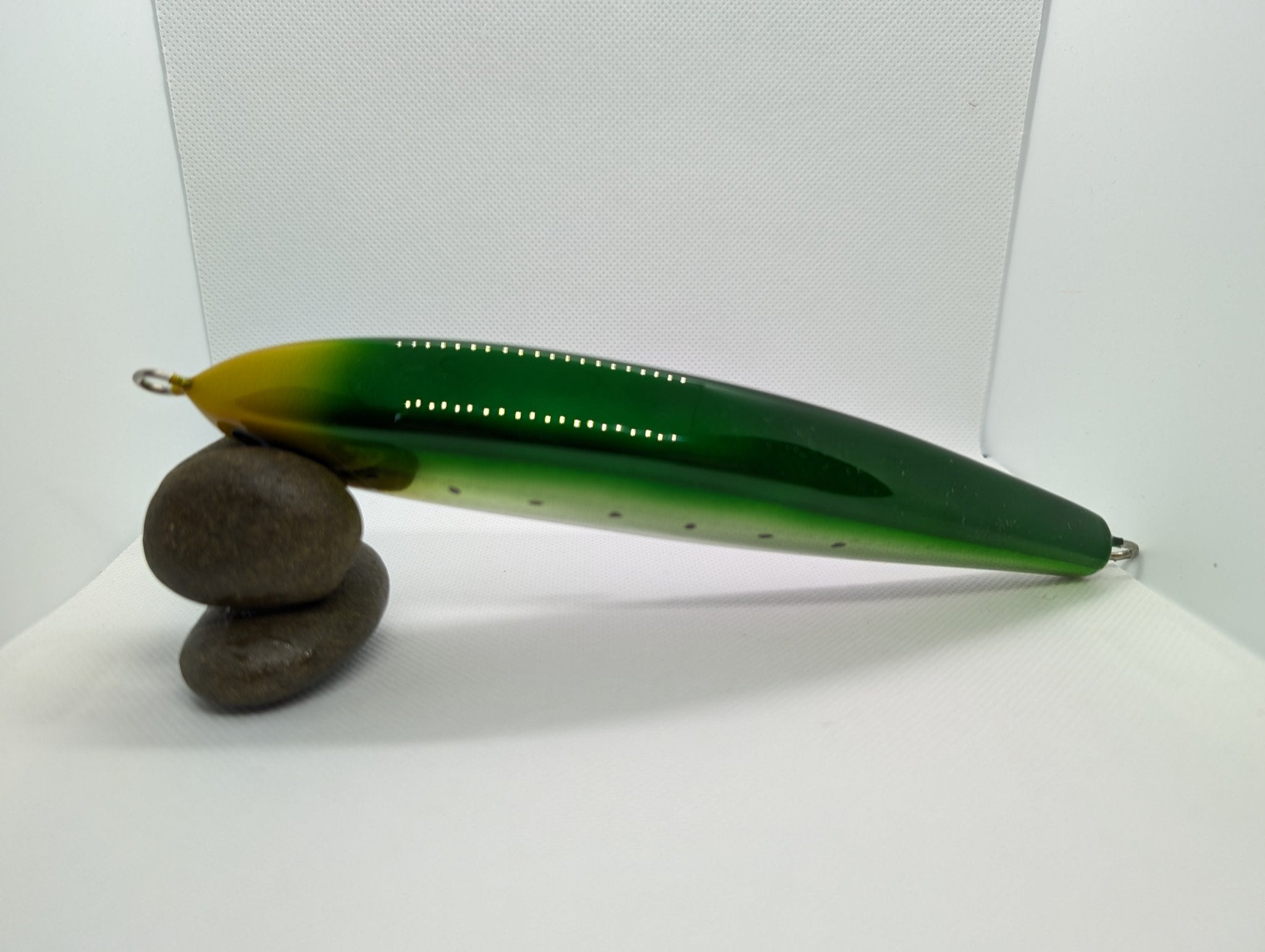 Fish Trippers Village Le Grand Tango 190 Topwater Stickbait Lure Greenback GH Sardini