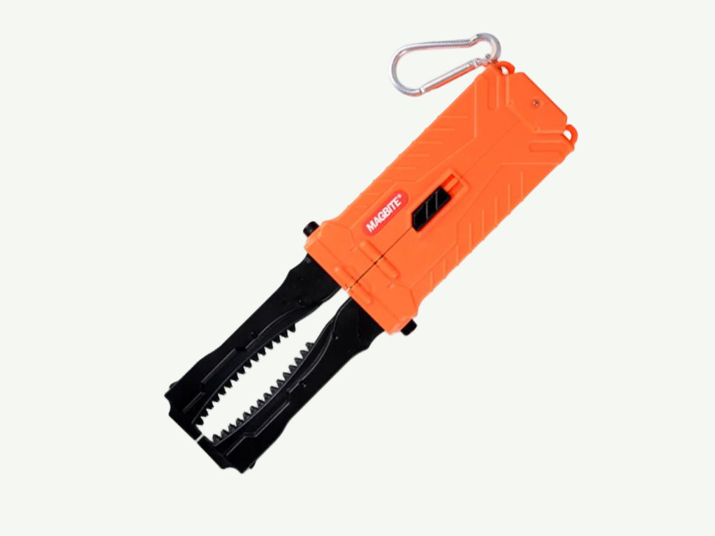 MAGBITE fish grip, color in black and orange